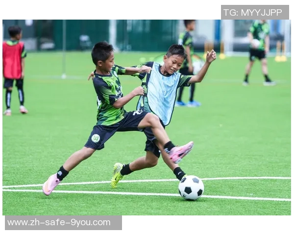 黄建业足球蛋糕的创意与美味结合，带你体验别样的甜蜜足球之旅