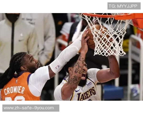 踢足球时腹股沟拉伤的预防与恢复方法详解